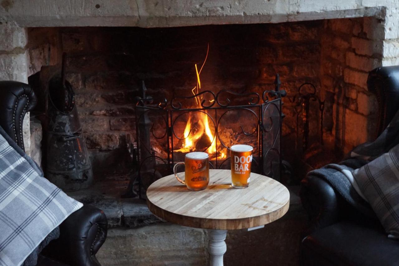The Barge Inn Bradford-On-Avon Exterior foto