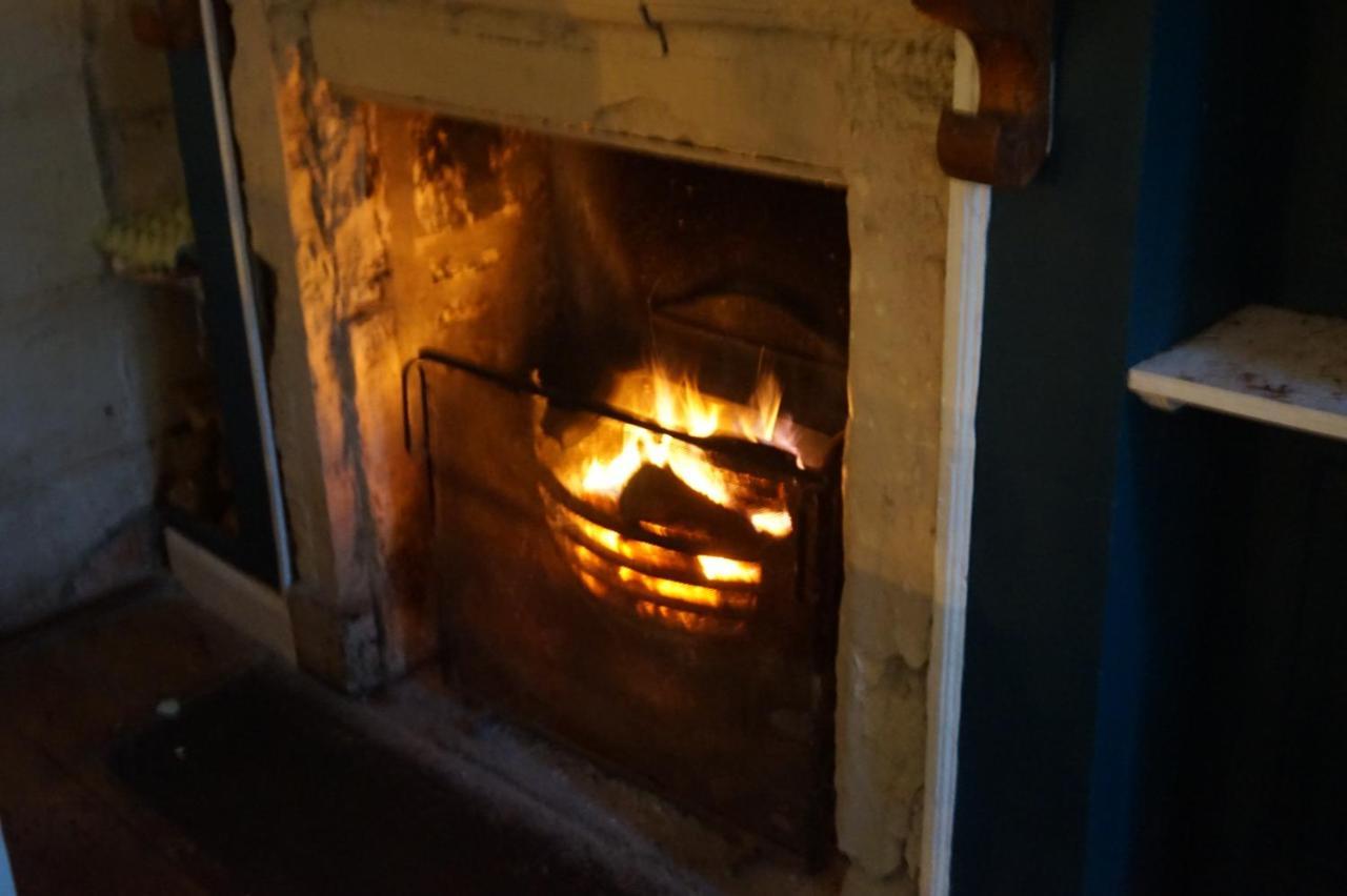 The Barge Inn Bradford-On-Avon Exterior foto